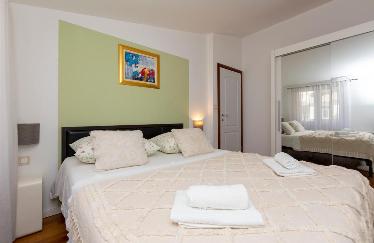 Apartments Villa White House Omis Exterior photo