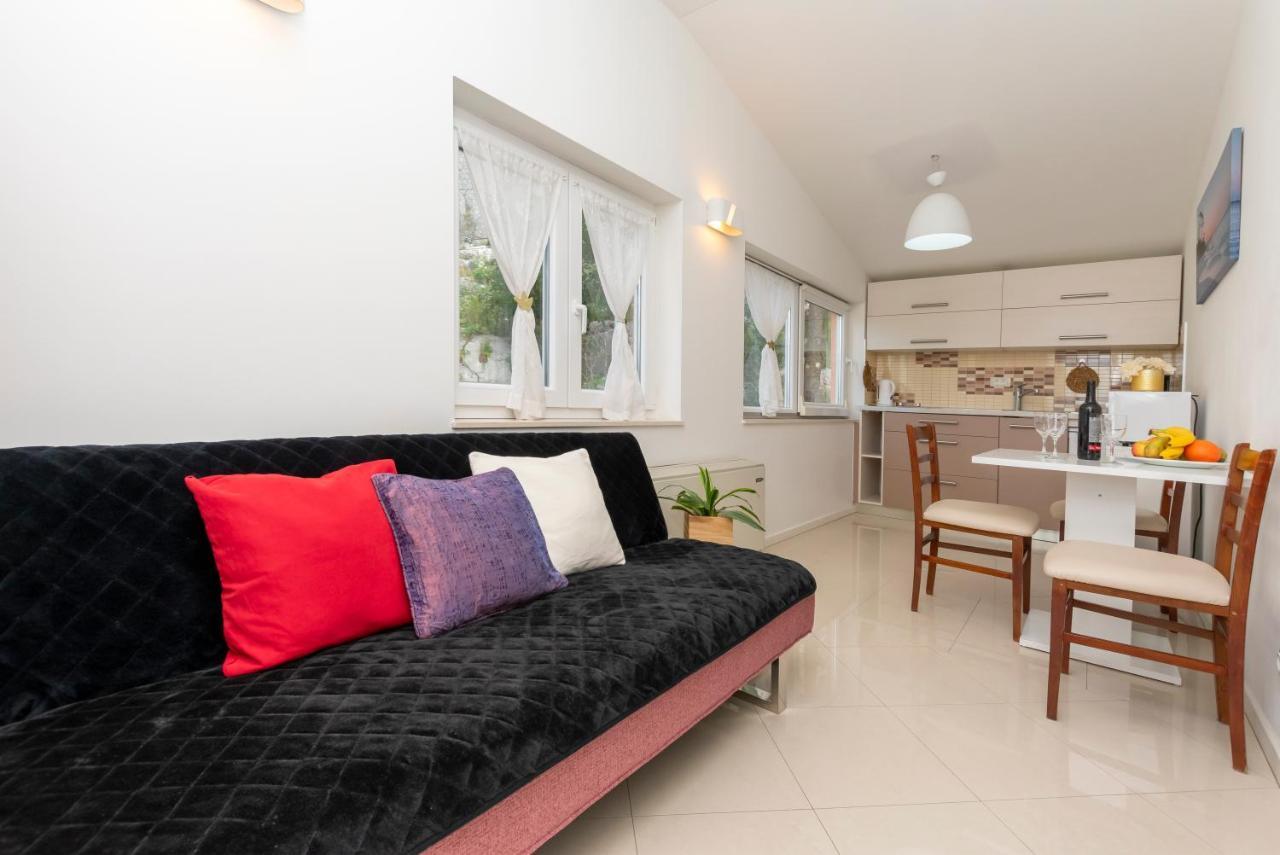 Apartments Villa White House Omis Exterior photo