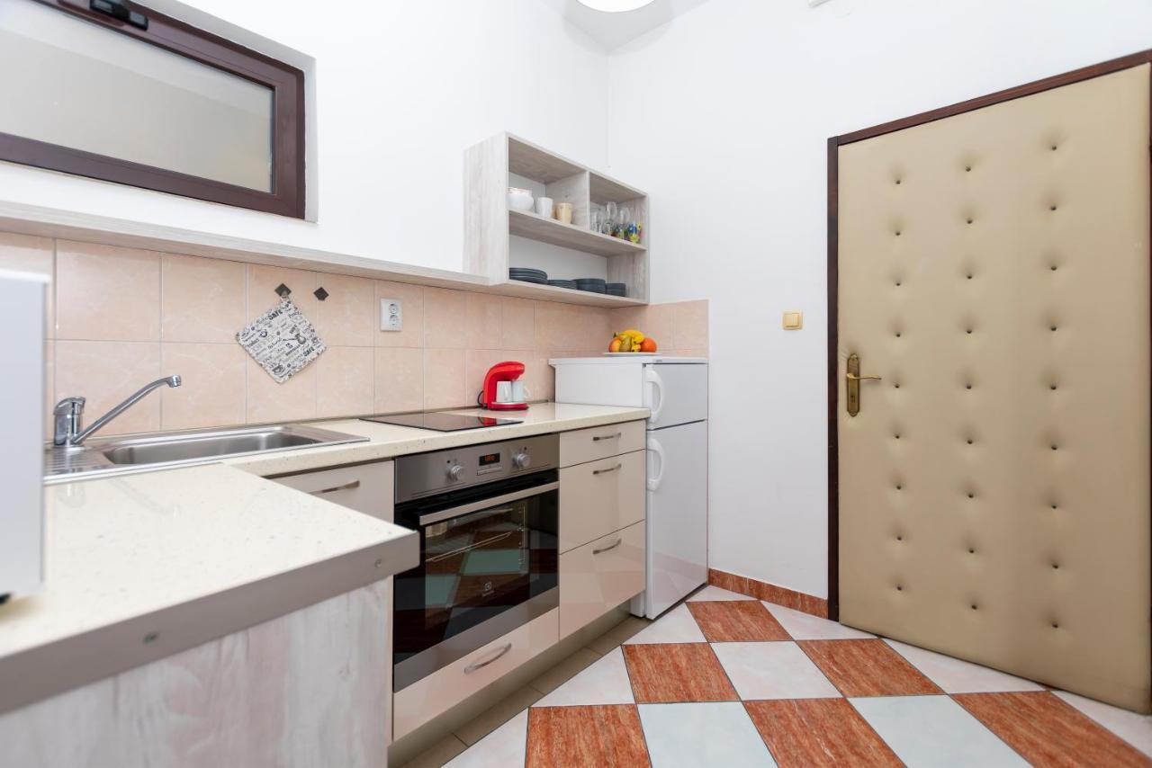 Apartments Villa White House Omis Exterior photo