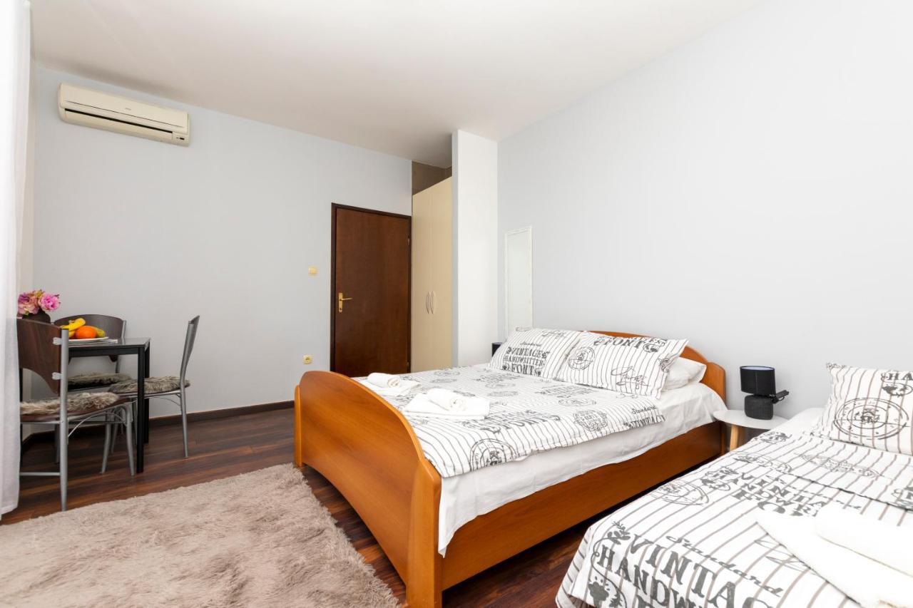 Apartments Villa White House Omis Exterior photo