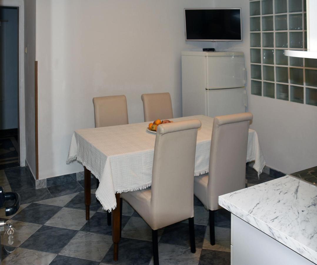 Apartments Villa White House Omis Exterior photo