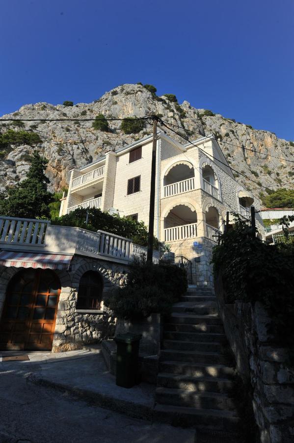 Apartments Villa White House Omis Exterior photo